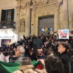 Le sardine in Piazza Sant’Oronzo cantano “Bella ciao” e lanciano il grido di battaglia antisovranista - Corriere Salentino