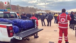 Stipati su una barca a vela in balìa delle onde: tratti in salvo 56 migranti a largo di Leuca - Corriere Salentino