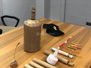 Nel box di casa una "santabarbara" dove realizzavano botti proibiti, padre e figlio ai domiciliari - Corriere Salentino