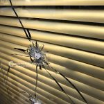 Colpi d'arma da fuoco contro salone di un parrucchiere: mistero nella notte - Corriere Salentino