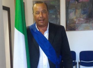 Il presidente del Consiglio di Cavallino incita allo sputo sui ministri, ma poi si pente