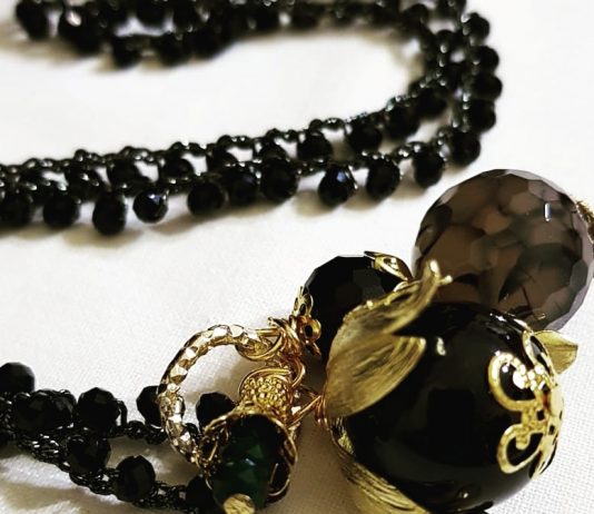 “Le mie collane”, artigianato e arte dell’uncinetto: accessori versatili che valorizzano il look