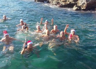 Dalla Marina di Novaglie a Brindisi, le immagini di quel tuffo invernale, in pieno gennaio, che diventa una tradizione