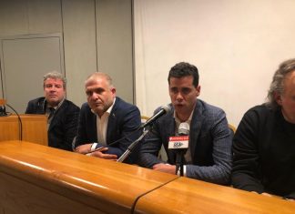 L’appello dei vertici della Lega: “Basta divisioni, spazio al civismo e tavolo nazionale”. Ma Meloni insiste su Fitto