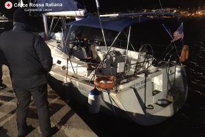 Primo sbarco dell'anno sulle coste salentine. In salvo 54 migranti: tra loro due minori - Corriere Salentino