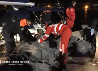 Primo sbarco dell’anno sulle coste salentine. In salvo 54 migranti: tra loro due minori