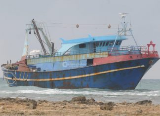 Peschereccio si incaglia a Torre Pali, rintracciati a terra 8 cittadini egiziani