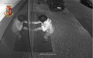 Undici furti in pochi mesi, scacco alla "baby gang": nei guai 5 giovani, tra loro una ragazza e due minori - Corriere Salentino