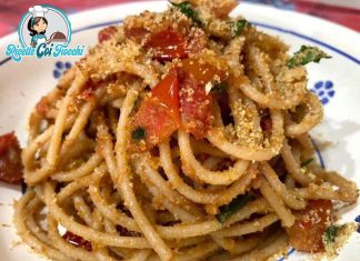 La ricetta del giorno: Spaghetti con alici e mollica di pane tostato