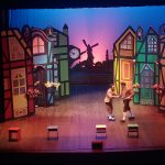 Un brillante e divertente Paese dei Campanelli al Teatro Apollo - Corriere Salentino