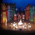 Un brillante e divertente Paese dei Campanelli al Teatro Apollo - Corriere Salentino