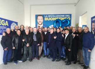 Impasse Fitto, la Lega in piazza per le tessere. Le Sardine con Santori per sfidare Salvini a Squinzano