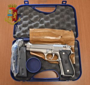 Armi al servizio della mala e tentativo di imporre il monopolio sui bus navetta: 6 arresti - Corriere Salentino