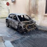 Notte "rovente", doppio raid contro auto a Lizzanello. Mezzo in fiamme anche nella Grecìa Salentina - Corriere Salentino