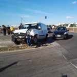 Incidente all'incrocio: furgoncino contro la segnaletica. Traffico rallentato sulla statale 275 - Corriere Salentino