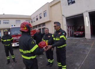 Dopo 38 anni da vigile del fuoco va in pensione: il saluto dei colleghi