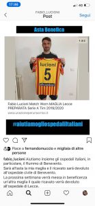 Lucioni, un’asta delle maglie per il Fazzi. "Restiamo uniti", dice. E poi racconta la telefonata a Falco “Vieni a Lecce che vinciamo” - Corriere Salentino