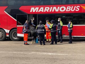Ancora autobus dal nord fino a domani: arrivano da Bolzano, Trento e Milano. Alcuni sono stati cacciati - Corriere Salentino