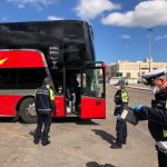 Covid-19, l’ultimo bus dal nord. Il dramma di chi torna: “Hanno bloccato tutto: non avevamo più alloggio” - Corriere Salentino