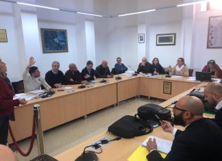 Le proteste del centrodestra a Palazzo Carafa: “Incompetenza amministrativa della maggioranza”