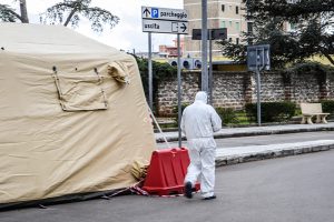 Covid-19: sospesi ricoveri e urgenze a Copertino, l’incubo di una rete ospedaliera fragile e senza posti letto - Corriere Salentino