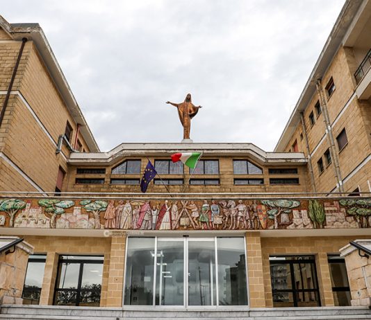 Punto nascita di Galatina, l’Asl rassicura dopo l’allarme del sindaco: “Nessuna decisione di chiusura”