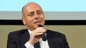 “La rete che vorrei”, il libro del professor Razzante. L’intervista sul mondo del web: opportunità e insidie - Corriere Salentino