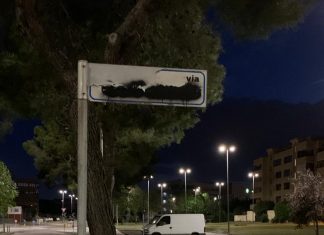 Via Almirante cancellata dai vandali: la protesta di Fratelli d’Italia Lecce