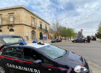 Controlli a tappeto nel basso Salento, fioccano 16 denunce: nei guai per spaccio, evasione e rifiuti incendiati