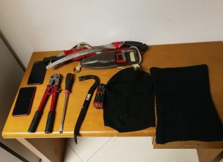 In giro di notte per rubare caminetti, inseguiti ed arrestati: in due ai domiciliari