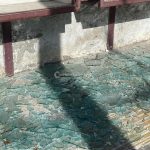 Torna a sfasciare vetrine: in frantumi le teche del "Piccolo bar". Altra denuncia per 29enne - Corriere Salentino