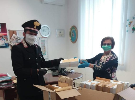 Dalle scuole pc e tablet per studenti disabili e bisognosi, i carabinieri li consegnano a domicilio - Corriere Salentino