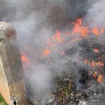 Le colonne di fumo attirano i carabinieri, in due nei guai per combustione di rifiuti - Corriere Salentino