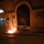 Raid incendiario contro macelleria. A Novoli bruciano due auto ed un cittadino muore per lo spavento - Corriere Salentino