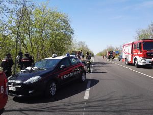 Schianto tra due auto sulla 274, automobilista portato con "codice rosso" al Fazzi di Lecce - Corriere Salentino