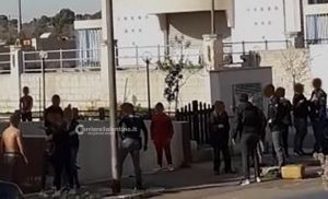 Botte da orbi tra vicini di casa e spunta un bastone: donna in gravidanza finisce in ospedale - Corriere Salentino