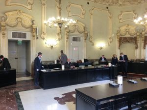 Polemiche in Consiglio per il blocco prolungato: ancora incerto il futuro su proroghe balneari ed SGM - Corriere Salentino