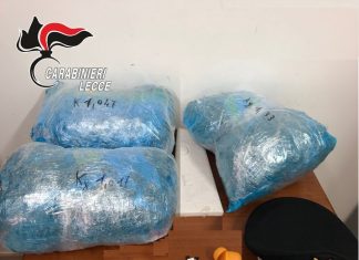 Oltre tre chili di marijuana e 15 dosi di cocaina in casa: in arresto padre e figli