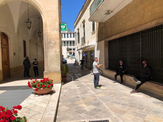 L’ira degli ambulanti a Palazzo Carafa: “Ci facciano lavorare”. Domani incontro con la Regione - Corriere Salentino