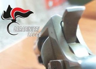 A spasso in auto con al seguito una pistola calibro 38 pronta a sparare: arrestato 33enne