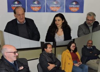 Vigilessa “troppo zelante”, Cambiamo protesta: “Ha rovinato l’ultimo saluto a Silvia”