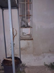 Si intrufola nel negozio dalla finestra del bagno ma scatta l'allarme: ladro in fuga con pochi spicci - Corriere Salentino