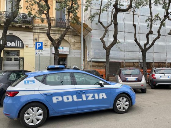 L'impalcatura "copre" la merceria ed i ladri la svaligiano: "colpo" grosso nel centro di Lecce - Corriere Salentino