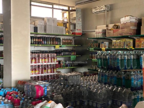 Raid incendiario all'interno del supermercato: in tre scatenano le fiamme nel negozio, danni ingenti - Corriere Salentino