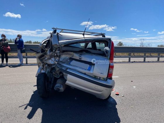 Violento tamponamento sulla 101, feriti ed un'auto distrutta: in due trasportati in ospedale - Corriere Salentino
