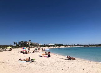 I salentini tornano a vivere la movida e le spiagge: la maggior parte rispetta le regole