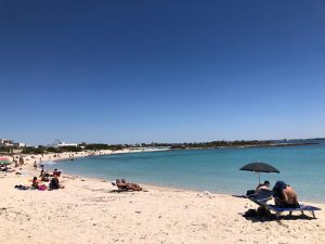 I salentini tornano a vivere la movida e le spiagge: la maggior parte rispetta le regole - Corriere Salentino