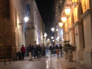 I salentini tornano a vivere la movida e le spiagge: la maggior parte rispetta le regole - Corriere Salentino