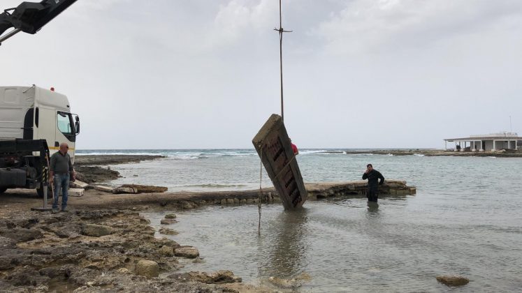 Operazione “Saponara”, blitz congiunto per liberare la spiaggetta - Corriere Salentino