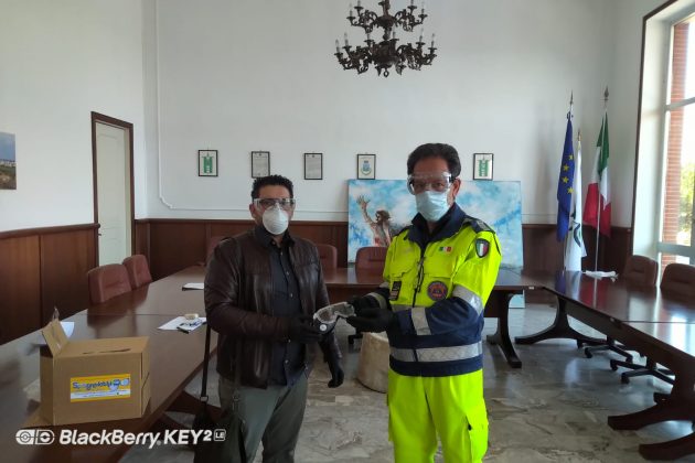 “La nostra salvezza è aiutarci a vicenda”: la Fabbrica Occhiali Spagnoletti dona occhiali protettivi all’Ospedale di Scorrano - Corriere Salentino